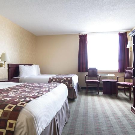 Albatross Hotel Gander Bagian luar foto