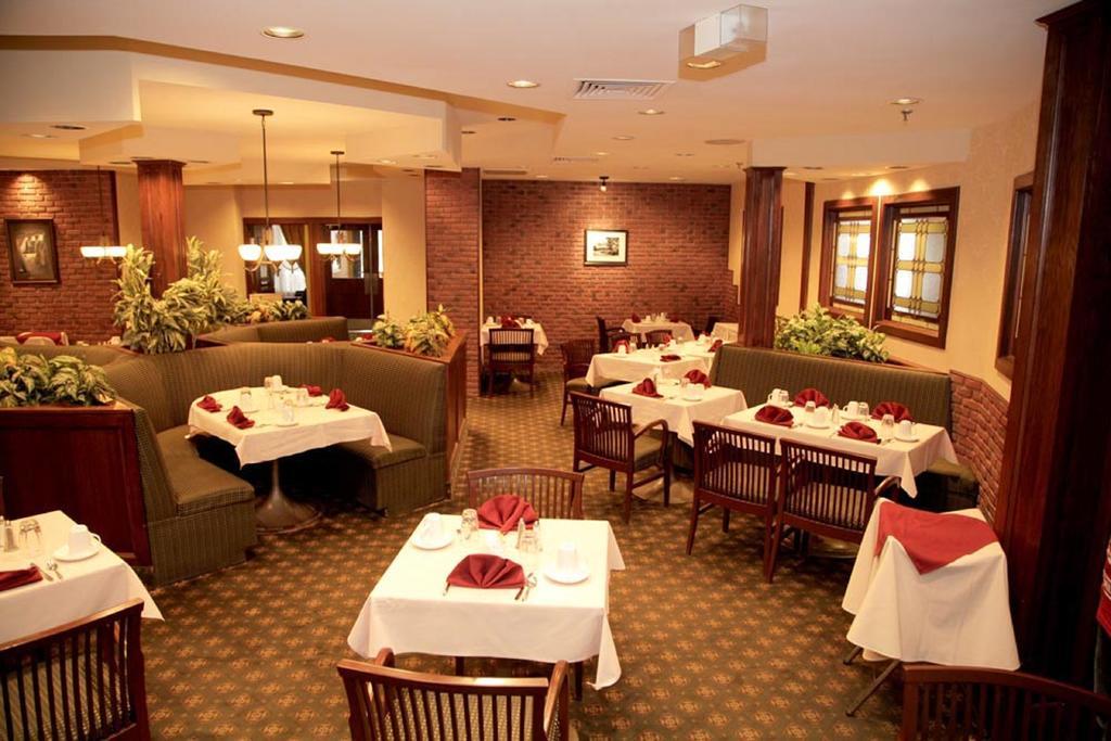 Albatross Hotel Gander Bagian luar foto