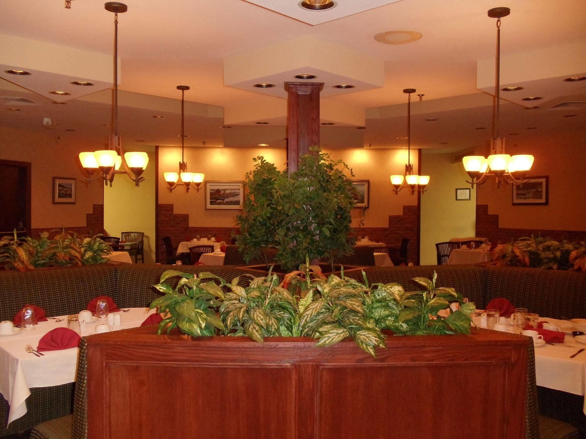 Albatross Hotel Gander Bagian luar foto