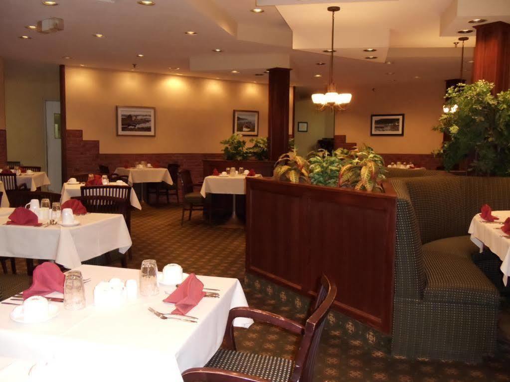 Albatross Hotel Gander Bagian luar foto