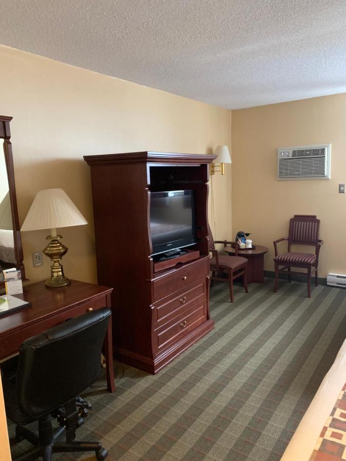 Albatross Hotel Gander Bagian luar foto