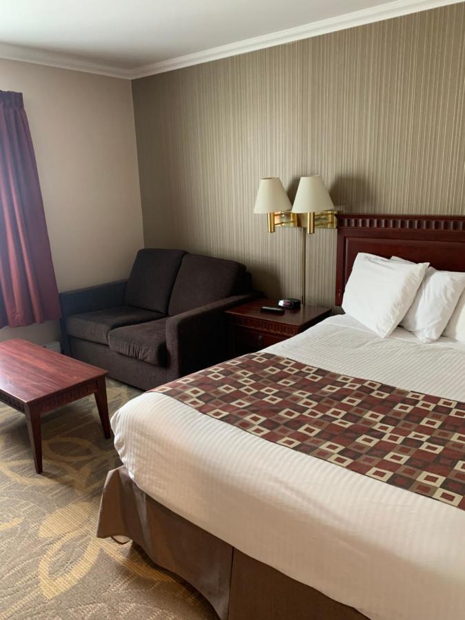 Albatross Hotel Gander Bagian luar foto
